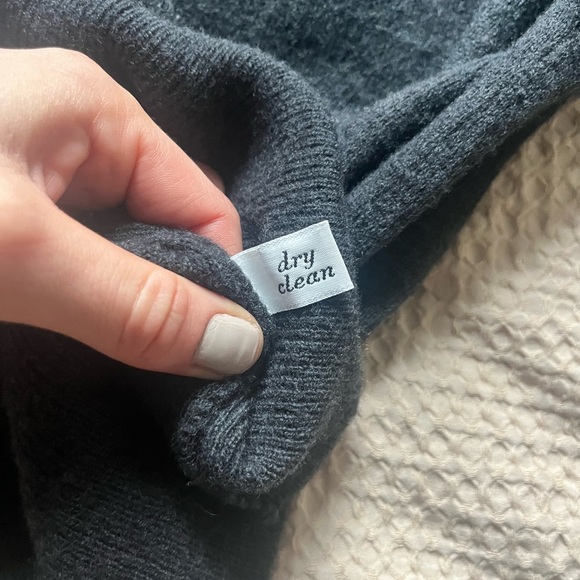 Pendleton 100% Virgin Wool Turtleneck Sweater, Size S - Picture 4 of 4